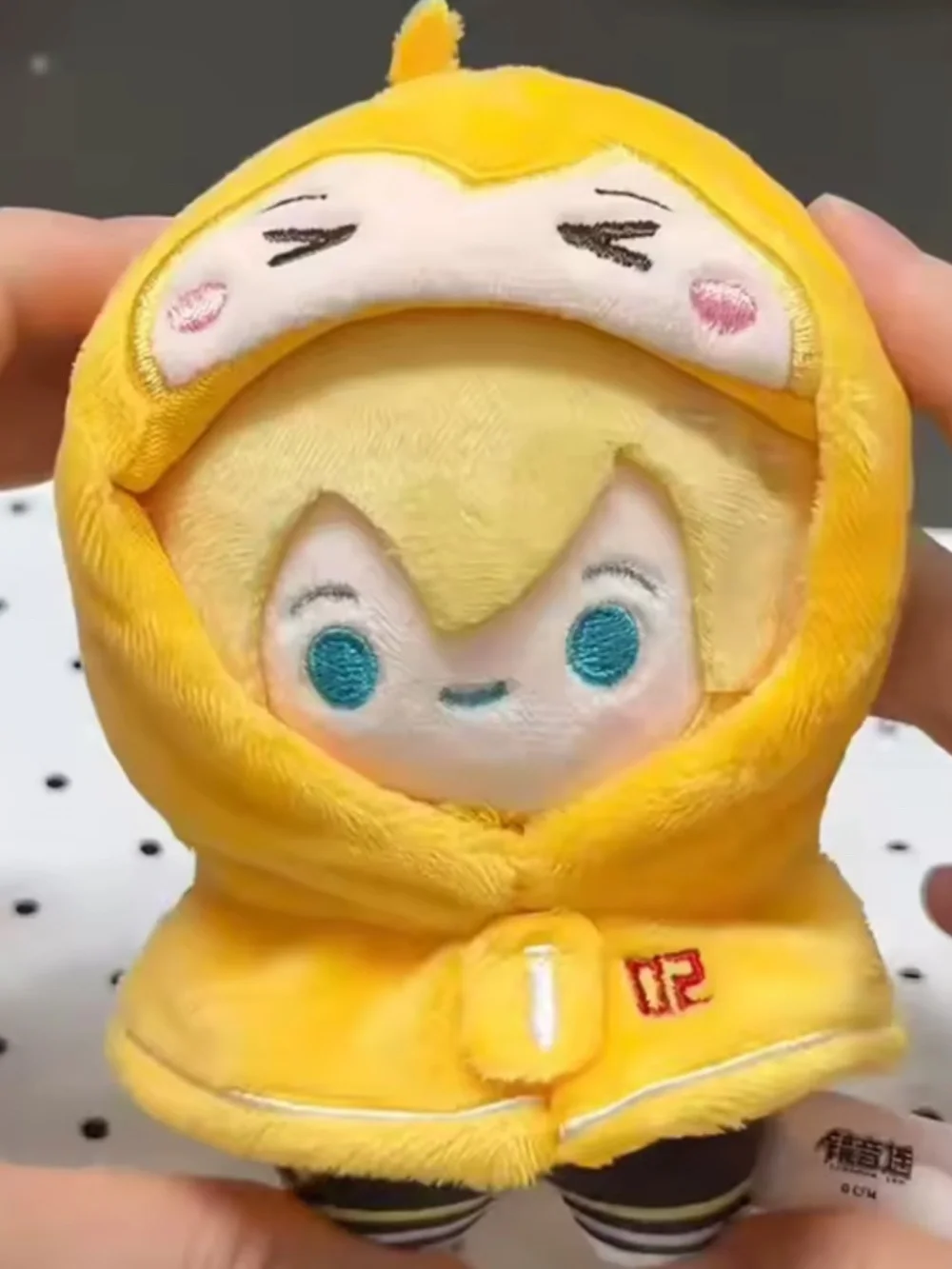 Hatsune Miku & Vocaloids with Poncho Mini Plush Keychain Blind Box  ( 1PC BY